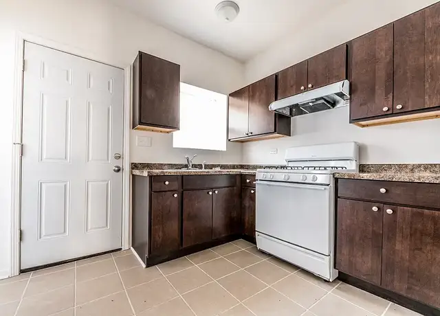Photo of 7350 S Champlain Ave, Chicago, IL 60619