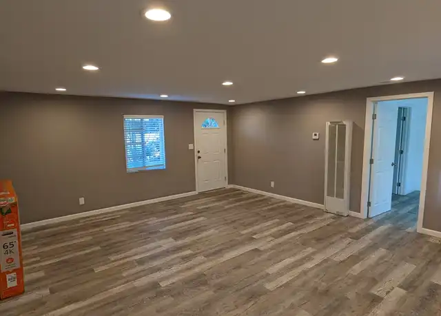 Property at 655 W Beverly Dr, Oxnard, CA, 93030, 1 bed, 1 bath, [object Object]