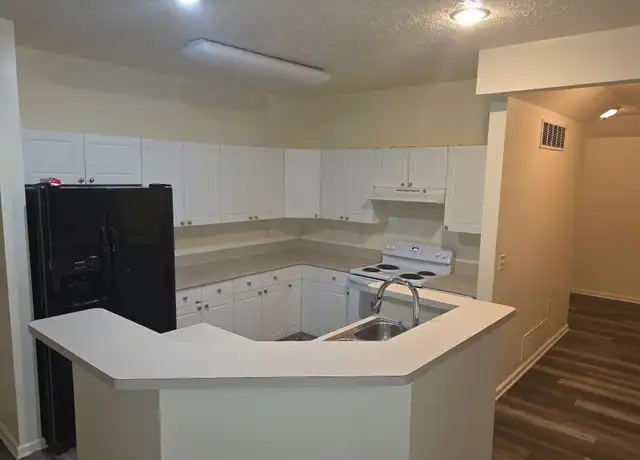 Property at 1945 Fortstone Ln #8, Columbus, OH, 43228, 2 beds, 2 baths, [object Object]