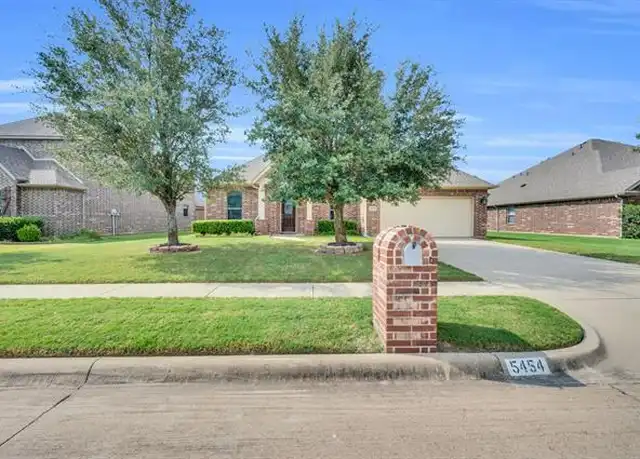 Property at 5454 Red Rose Trl, Midlothian, TX, 76065, 4 beds, 2 baths, [object Object]