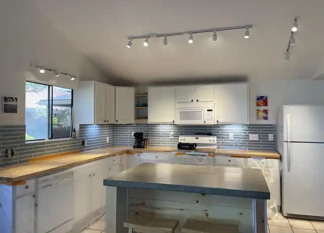 Property at 410 Kaiwahine St, Kihei, HI, 96753, 3 beds, 2 baths, [object Object]