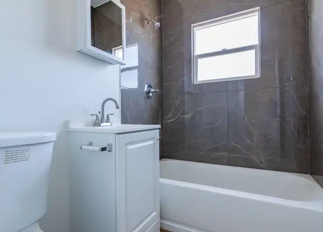 Property at 915 S Kenmore Ave Unit 304, Los Angeles, CA, 90006, 0 beds, 1 bath, [object Object]