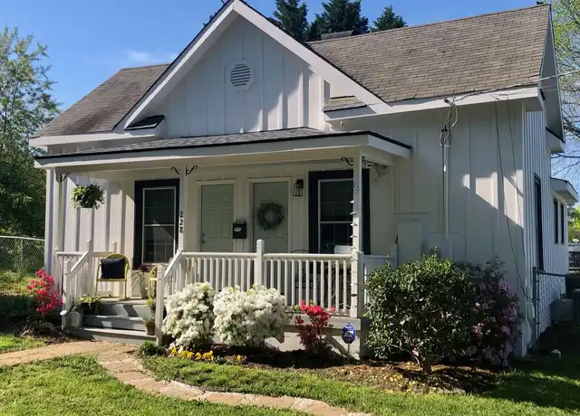 Property at 228 E Chestnut Ave, Wake Forest, NC, 27587, 2 beds, 1 bath, [object Object]