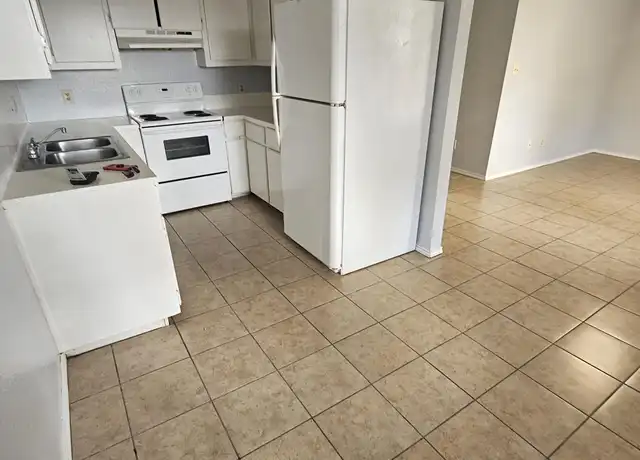 Property at 1000 W Caffery Ave, Pharr, TX, 78577, 2 beds, 1 bath, [object Object]