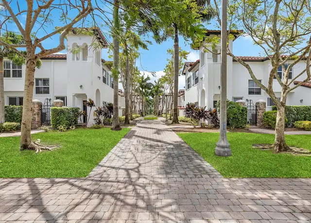 Photo of 4781 SW 39th Way, Fort Lauderdale, FL 33312