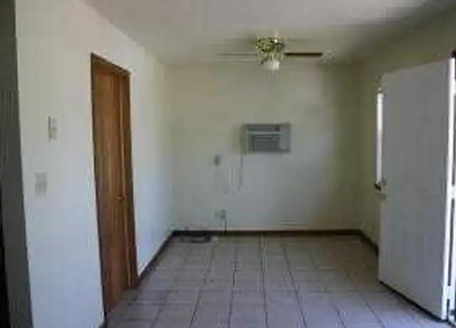 Property at Sagebrush Apartments - 108 SW 20th St, Lawton, OK, 73501, 1-2 bed, 1 bath, [object Object]