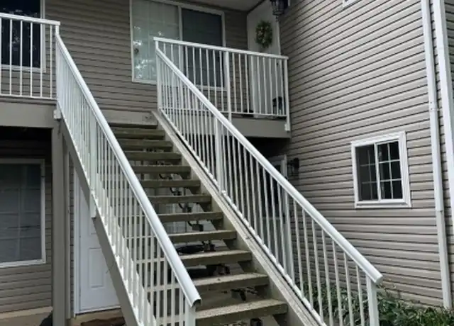 Property at 32 Cedar Ct, Bedminster, NJ, 07921, 2 beds, 1 bath, [object Object]
