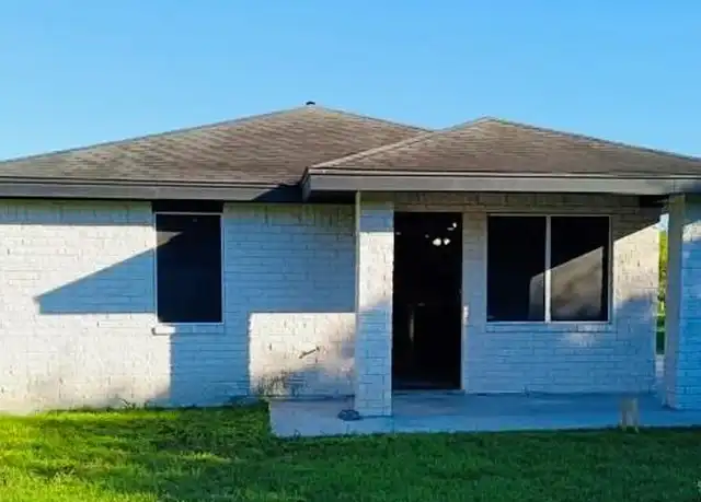 Property at 915 E Samano St, Edinburg, TX, 78539, 2 beds, 1 bath, [object Object]