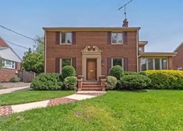 Property at 11 S Hudson St, Arlington, VA, 22204, 3 beds, 2.5 baths, [object Object]