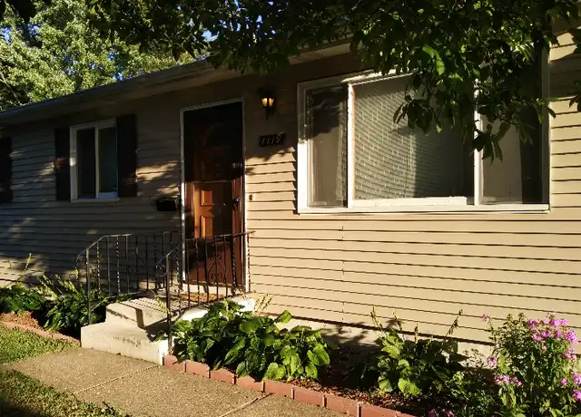 Property at 1119 Hillside Dr, Bettendorf, IA, 52722, 3 beds, 2 baths, [object Object]