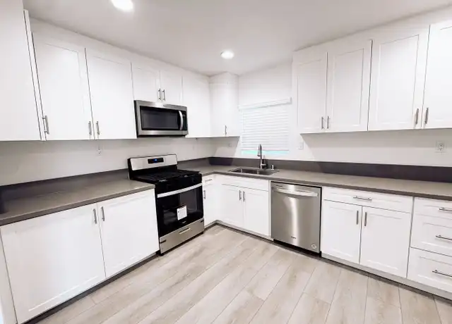 Property at 2029 Harbor Blvd Unit 12, Costa Mesa, CA, 92627, 1 bed, 1 bath, [object Object]
