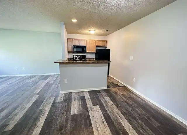 Property at Eagle Crest Apartments - 5445 Eaglecrest Dr, Galloway, OH, 43119, 1-2 bed, 1-2 bath, [object Object]