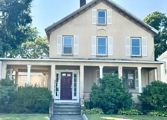 Property at 92 Walnut St Unit 2, Clinton, MA, 01510, 2 beds, 1 bath, [object Object]
