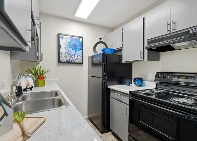 Property at Verde Apartments - 4225 N 1st Ave, Tucson, AZ, 85719, 1 bed, 1 bath, [object Object]