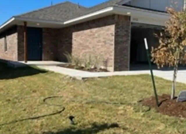 Property at 2912 NW 195th St, Edmond, OK, 73012, 3 beds, 2 baths, [object Object]