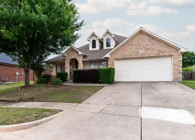 Property at 7702 Velvet Antler Trl, Arlington, TX, 76002, 4 beds, 2 baths, [object Object]