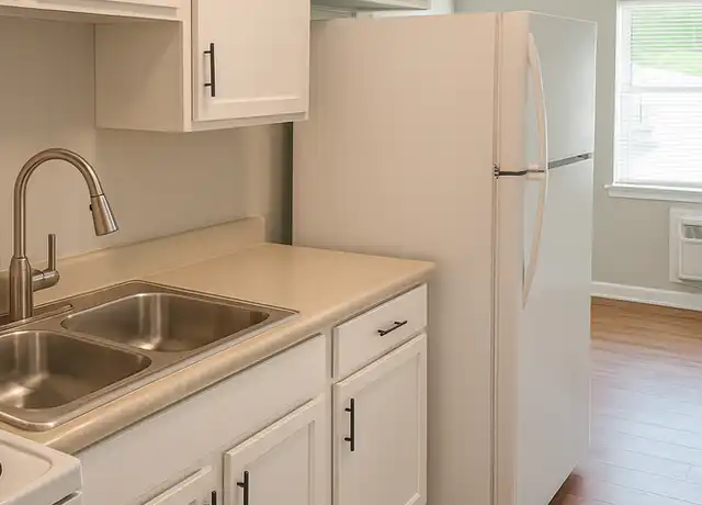 Property at 109 Meadow Lark Ln Unit 10, Bluff City, TN, 37618, 1 bed, 1 bath, [object Object]