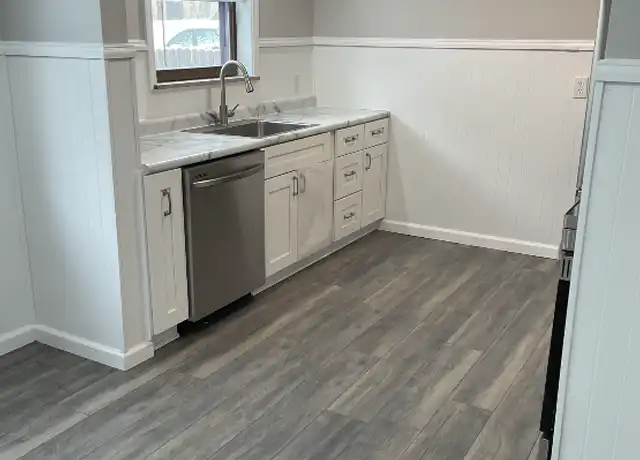 Property at 5995 Cheviot Rd, Cincinnati, OH, 45247, 2 beds, 1 bath, [object Object]