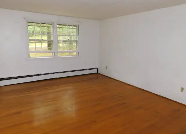 Property at 10 Carpenter Rd, Bolton, CT, 06043, 2 beds, 1 bath, [object Object]