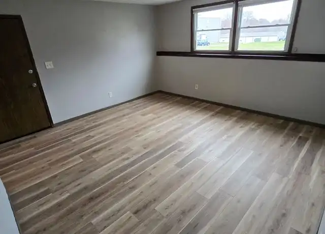 Property at 1206 Langley Rd, Waterloo, IA, 50702, 2 beds, 1 bath, [object Object]