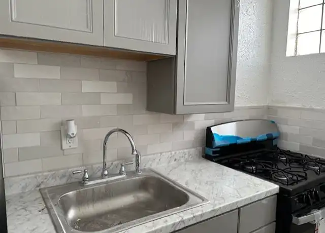 Property at 3304 W 44th St Unit 3, Cleveland, OH, 44109, 3 beds, 1 bath, [object Object]
