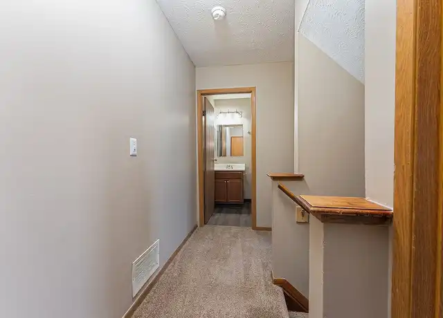 Property at 7552 Woodland Trace Dr, Reynoldsburg, OH, 43068, 2 beds, 1 bath, [object Object]