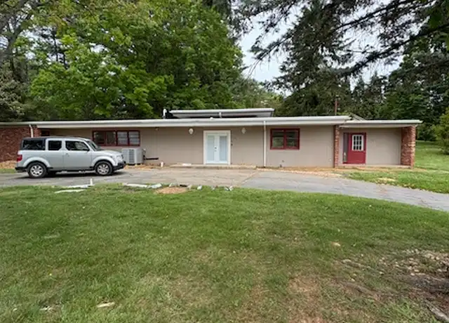 Property at 2406 Browns Mill Rd, Johnson City, TN, 37604, 3 beds, 2 baths, [object Object]
