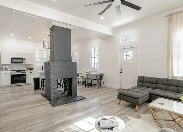 Property at 556 Charles St, Mobile, AL, 36604, 2 beds, 1 bath, [object Object]