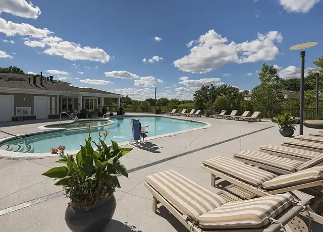 Property at Oakcliff Apartments - 2225 Traverwood Dr, Ann Arbor, MI, 48105, 1-2 bed, 1-2 bath, [object Object]