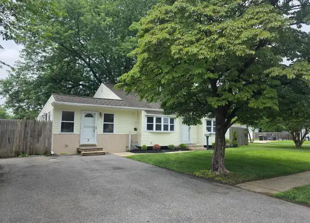 Property at 7 Todd Ln, Newark, DE, 19713, 3 beds, 2 baths, [object Object]