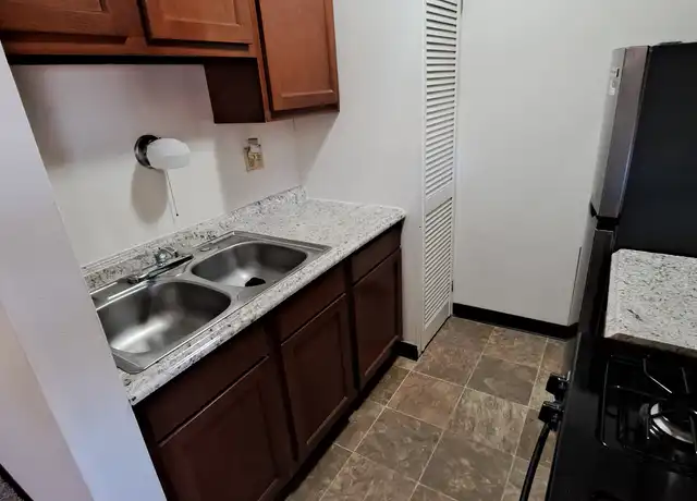 Property at 1826 N Star Ave Unit R, Columbus, OH, 43212, 1 bed, 1 bath, [object Object]