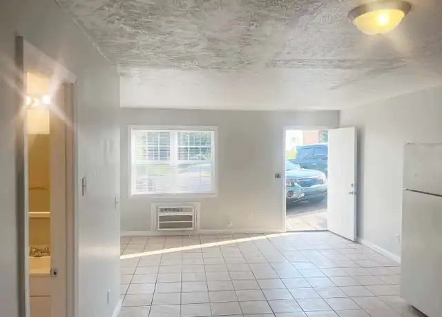 Property at 204 Michelle Ave Unit G, Elizabethtown, KY, 42701, 1 bed, 1 bath, [object Object]