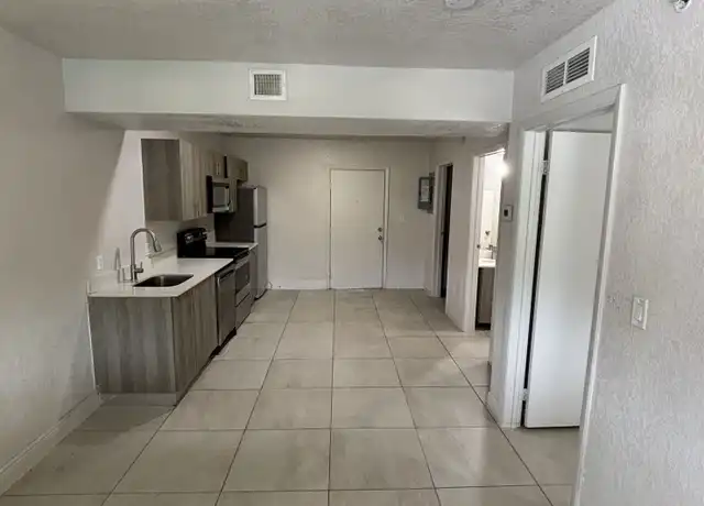 Property at 13150 Memorial Hwy, Miami, FL, 33161, 1 bed, 1 bath, [object Object]