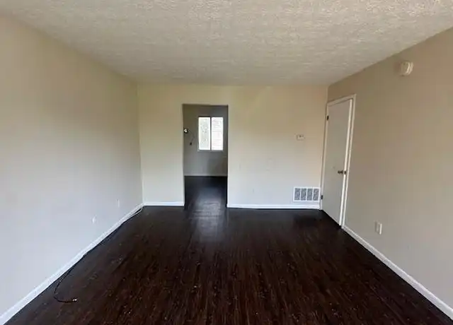 Property at 2735 Beulah Rd, Columbus, OH, 43211, 2 beds, 1 bath, [object Object]