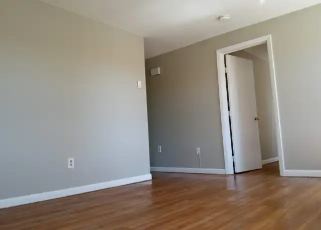 Property at 42 Amherst Rd Unit 1 RIGHT, Sunderland, MA, 01375, 3 beds, 1 bath, [object Object]