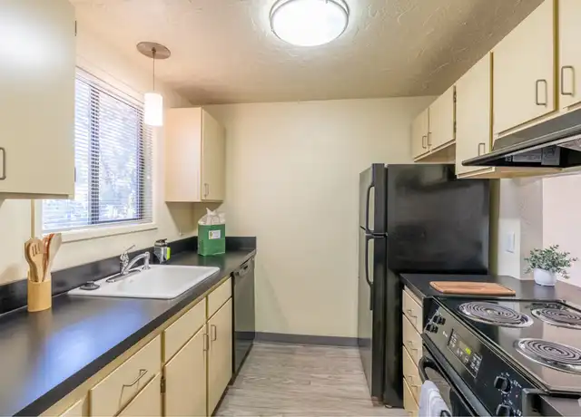 Property at Northgreen Apartments - 1800 Cal Young Rd, Eugene, OR, 97401, 1 bed, 1 bath, [object Object]