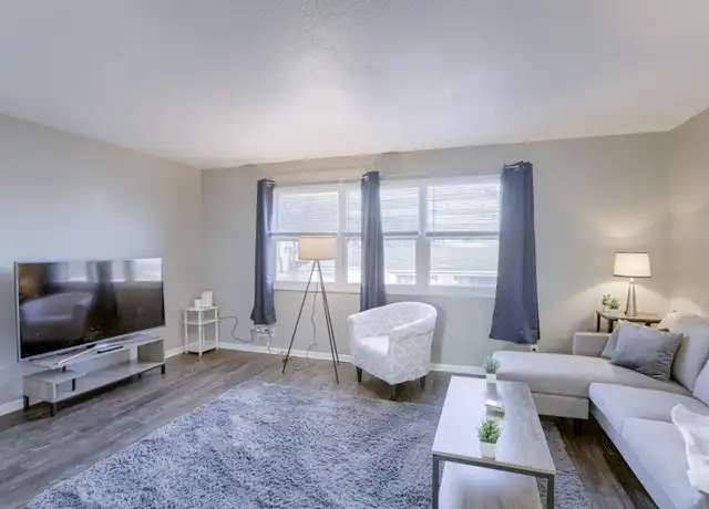 Property at 135 E Sheridan St Unit 4, Papillion, NE, 68046, 2 beds, 1 bath, [object Object]