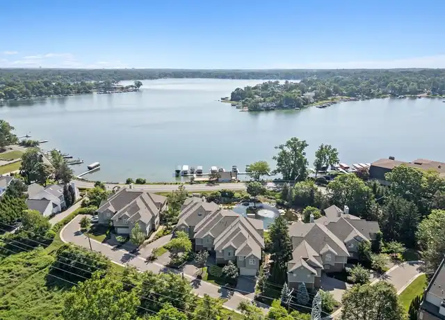 Property at 3782 Pine Lake Knoll Dr, West Bloomfield, MI, 48324, 3 beds, 3.5 baths, [object Object]