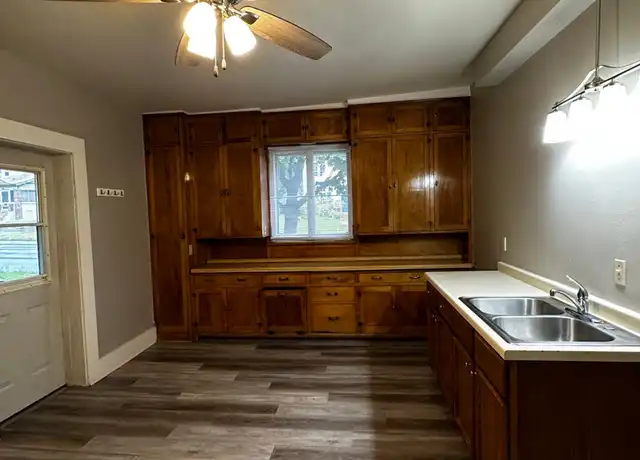 Property at 402 5th Ave Unit FI402X, Eau Claire, WI, 54703, 4 beds, 1 bath, [object Object]