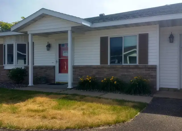 Property at 1202 Glenn Pl Unit B, Eau Claire, WI, 54703, 2 beds, 1 bath, [object Object]