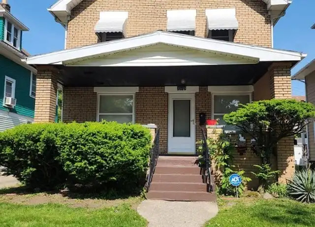 Property at 2569 Cheshire Rd Unit Up, Shaker Heights, OH, 44120, 2 beds, 1 bath, [object Object]