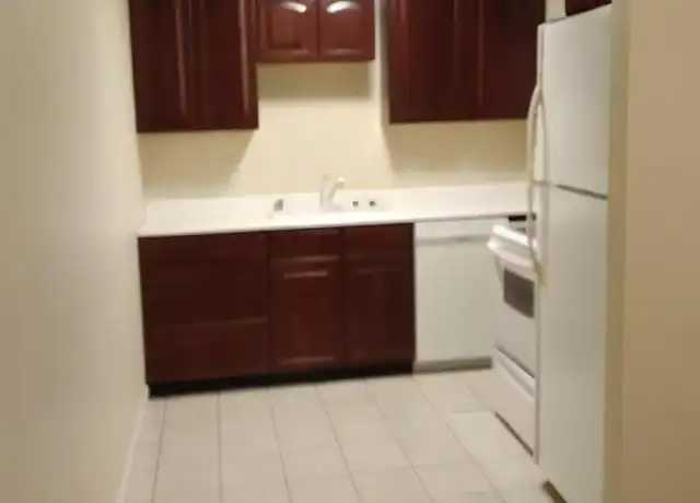 Property at 606 W College St, Carbondale, IL, 62901, 2 beds, 1 bath, [object Object]