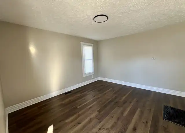 Property at 321 N 32nd St, Louisville, KY, 40212, 4 beds, 1 bath, [object Object]