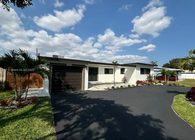 Property at 3609 SW 23rd St, Fort Lauderdale, FL, 33312, 5 beds, 3 baths, [object Object]