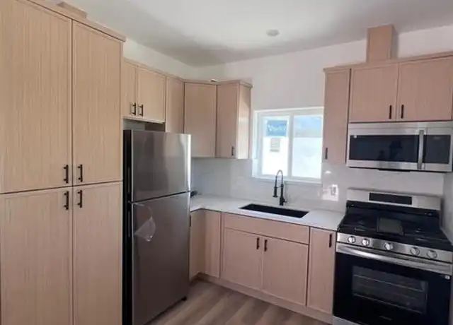 Property at 7669 Beeman Ave, North Hollywood, CA, 91605, 0 beds, 1 bath, [object Object]
