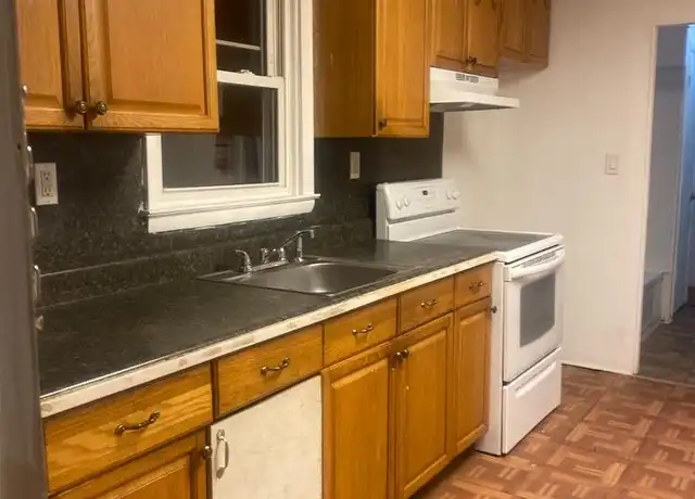 Property at 422 5th St N, Millville, NJ, 08332, 3 beds, 1 bath, [object Object]