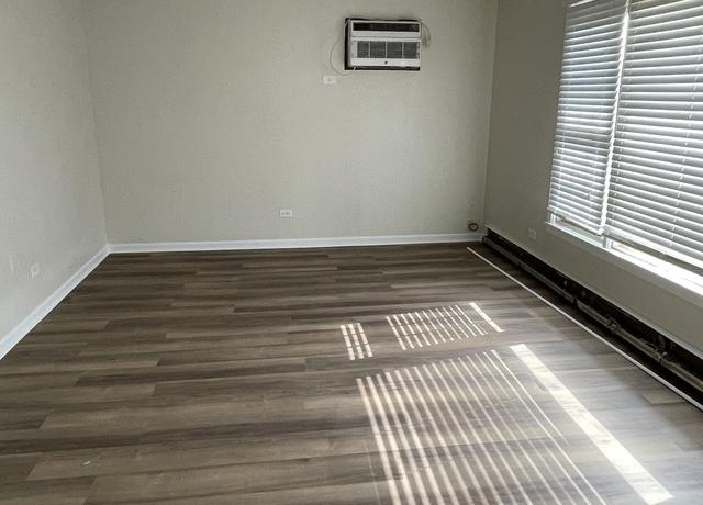 Photo of 4513 Grove Ave Apt 3, Brookfield, IL 60513