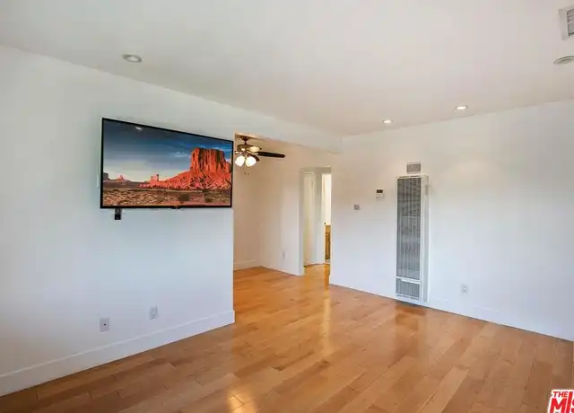 Property at 119 Paloma Ave Unit J, Venice, CA, 90291, 1 bed, 1 bath, [object Object]