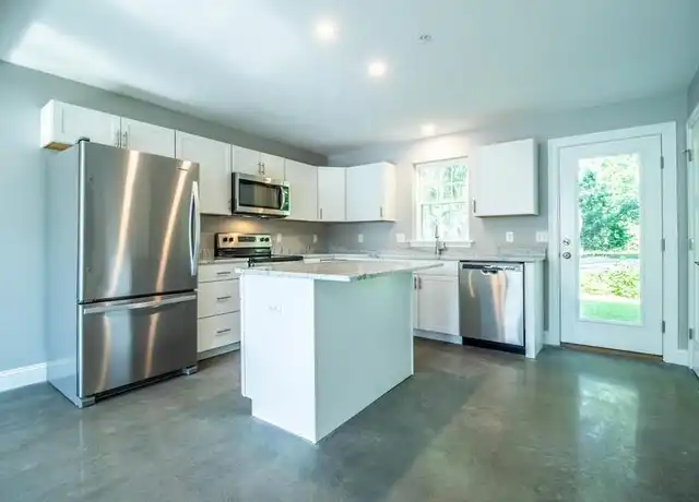 Property at 3 Heritage Ln, Kennebunk, ME, 04043, 2 beds, 1.5 baths, [object Object]