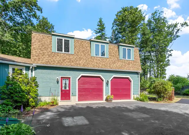 Property at 29 Beacon St Unit 2, Amesbury, MA, 01913, 2 beds, 1 bath, [object Object]